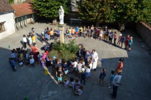 Bénédiction des cartables à l’école Sainte Thérèse de Montmarault